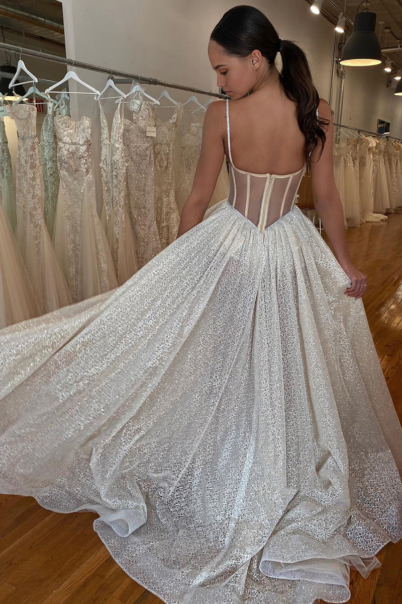 Vestido de novia brillante con apliques de encaje y tirantes finos en forma de A